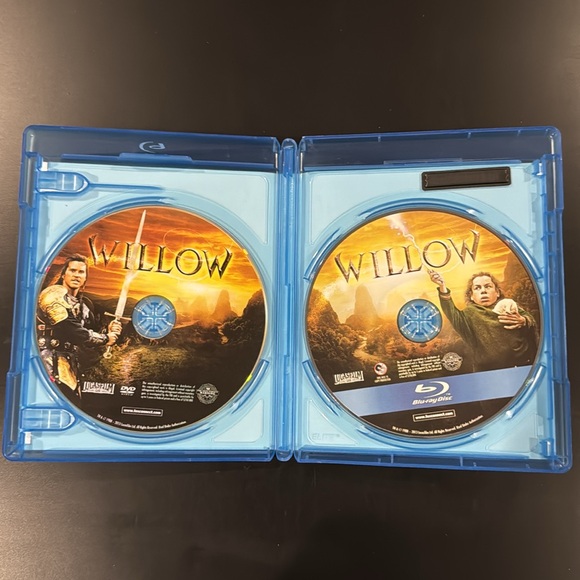 Willow - Blu-ray & DVD Combo Set - Picture 3 of 5